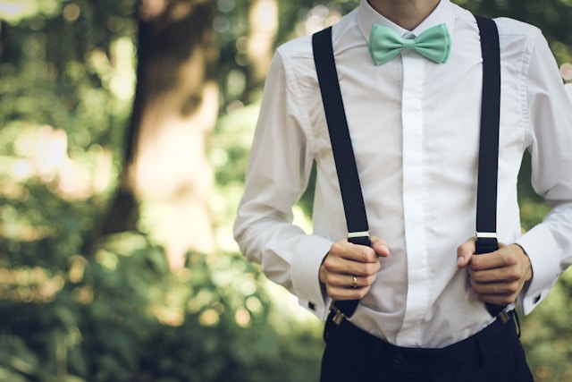 simak tips cara memakai suspender pria yang tepat